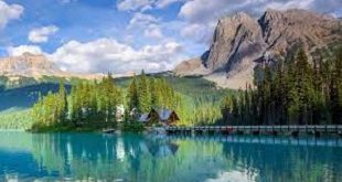 "Lake Louise: A Jewel in the Canadian Rockies"