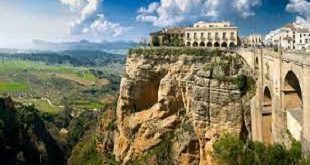 "Ronda: Bridging the Past and Present in Andalusia's Timeless Beauty"