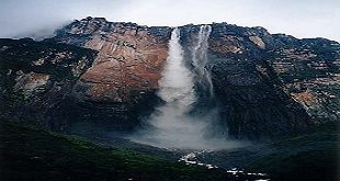 "Angel Falls: A Majestic Cascade from Heaven to Earth"